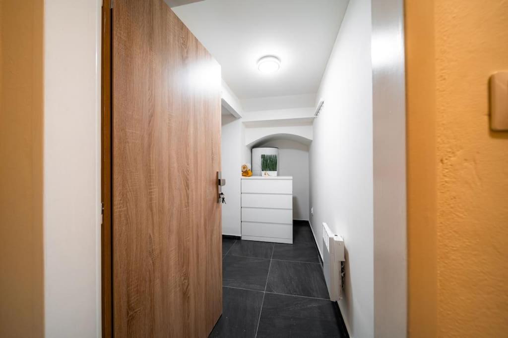 Secret Economy Studio Oasis Praag Buitenkant foto